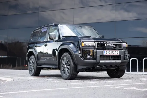 Toyota Business SUV Außenansicht
